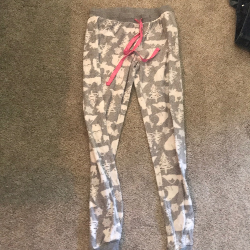 Pj pants super soft come with the hoddie to